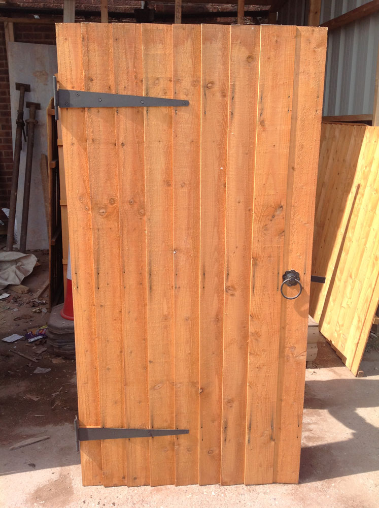 dipped featheredge gate